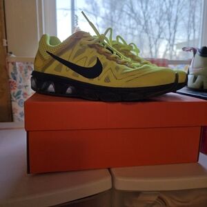 Nike Kids Neon Yellow and Black Sneakers